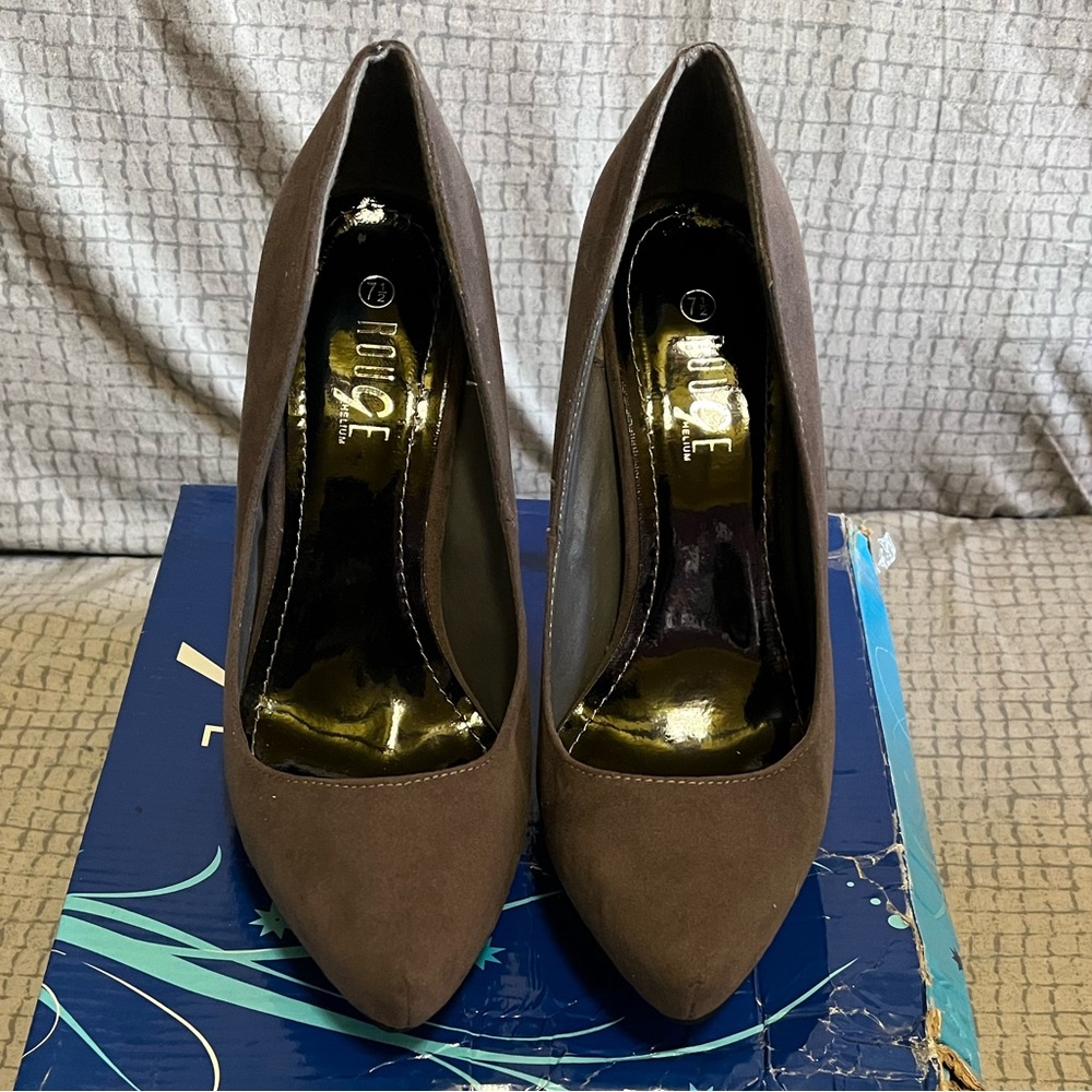 Rogue Sophisticated Gray Platform Pumps